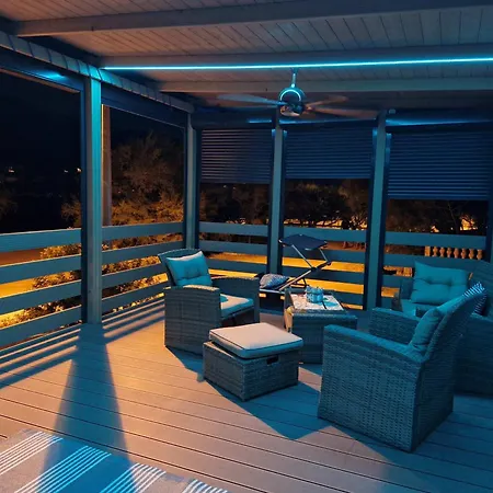 Luxmobil Holiday home Grebastica