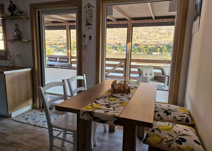 Luxmobil Сasa de vacaciones Grebaštica